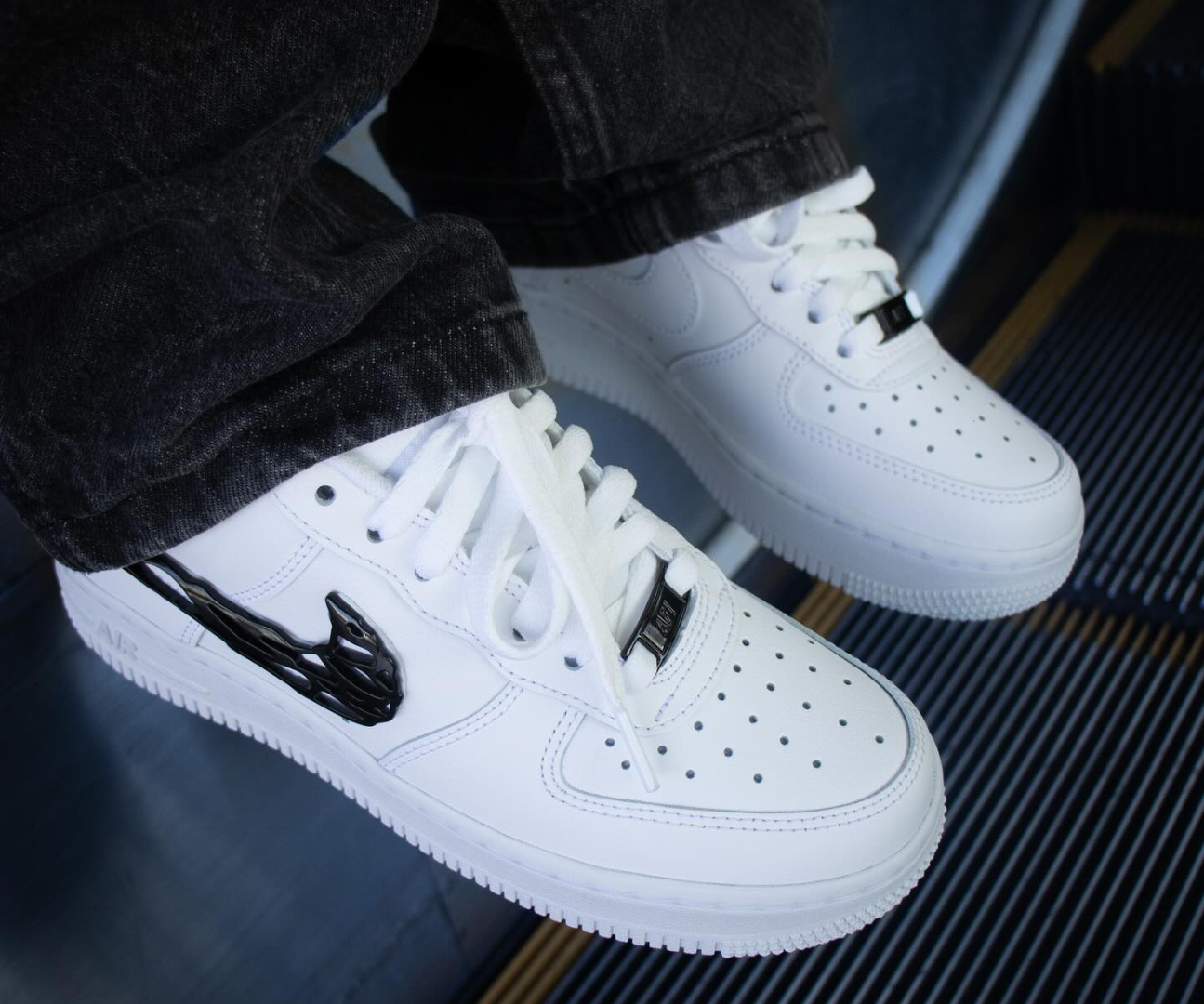 Air Force 1 Molten Metal Swoosh Pack Black