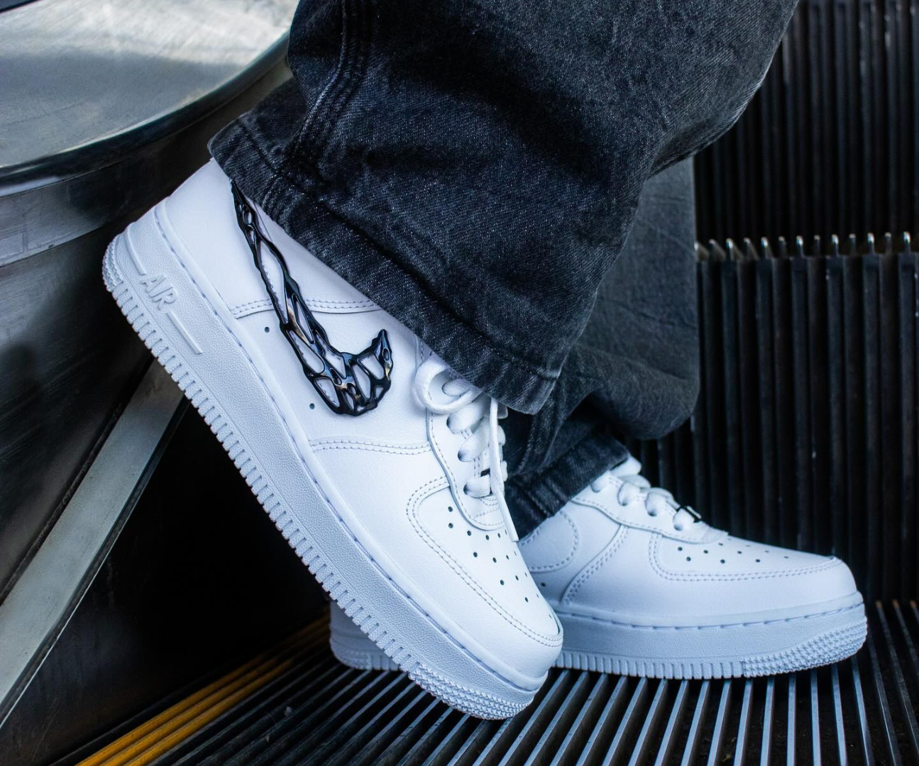 Air Force 1 Molten Metal Swoosh Pack Black