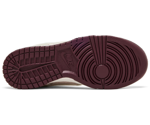 Dunk Low 'Valentine's Day' 2026