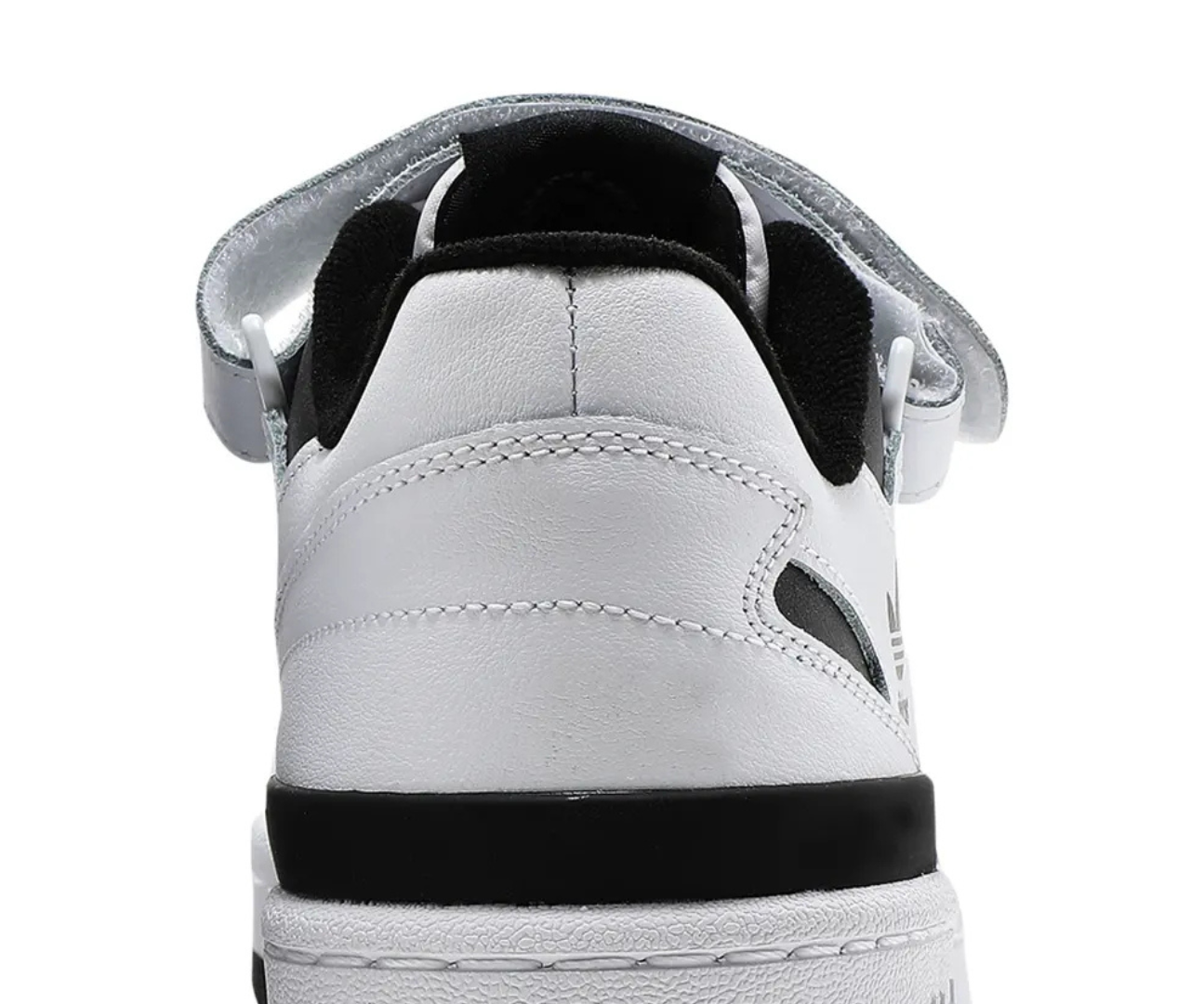Forum Low White Black