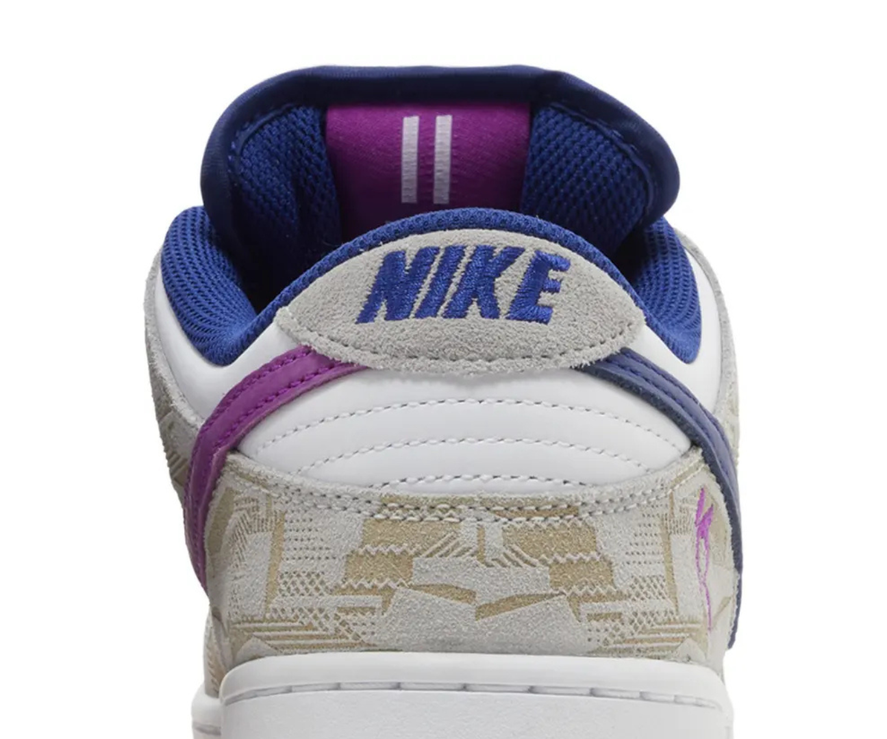 Rayssa Leal x Dunk Low SB