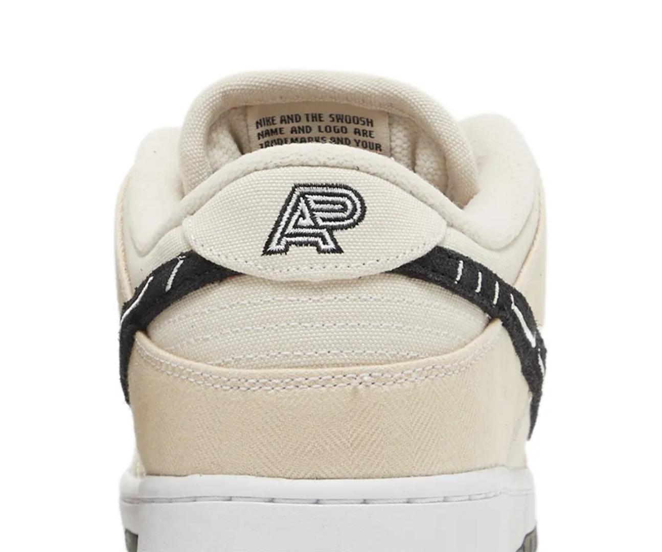 Albino & Preto x Dunk Low SB Jiu-Jitsu