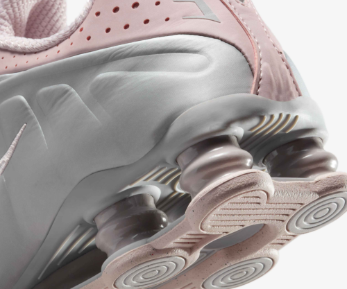 Shox R4 Barely Rose Metallic Platinum