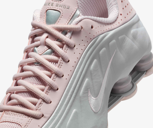 Shox R4 Barely Rose Metallic Platinum